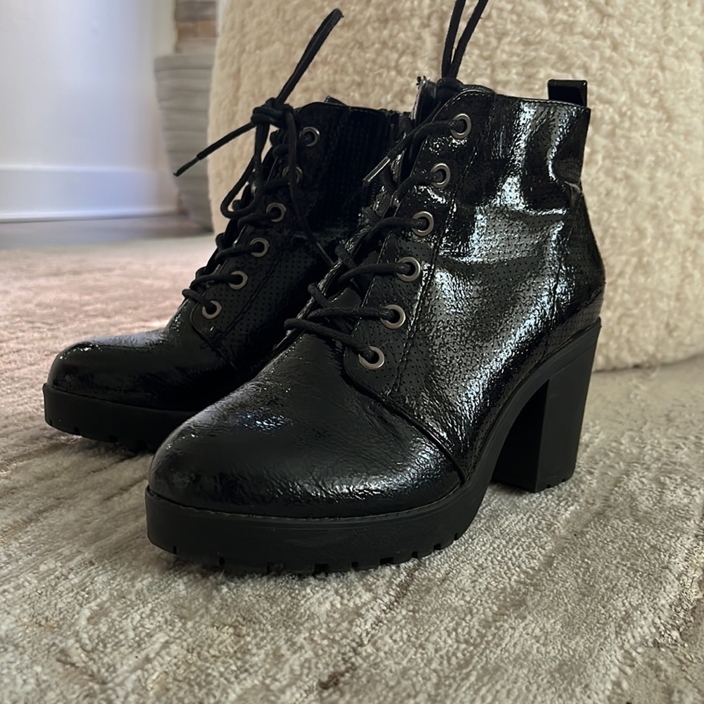 SPRING BOOTS